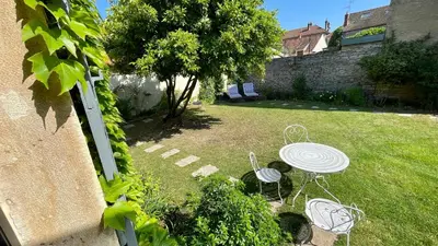 Jardin de l'établissement MonCoeur, maison et jardin à 700 m des Hospices de Beaune