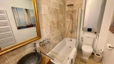 Salle de bains dans l'établissement MonCoeur, maison et jardin à 700 m des Hospices de Beaune
