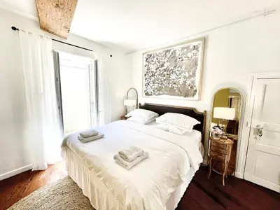 Un ou plusieurs lits dans un hébergement de l'établissement Grand Cru, Appartement au Centre Médiéval de Beaune