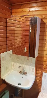 Salle de bains dans l'établissement Le chalet du lac de chaumeçon au coeur du morvan