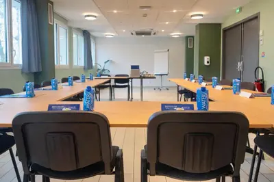 Espace de conférence ou salle de réunion dans l'établissement Campanile Dijon Congrès Clemenceau