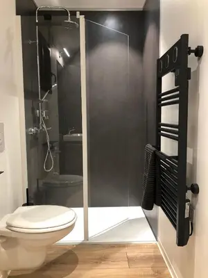 Salle de bains dans l'établissement Le Banc Bourguignon