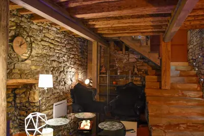 Coin salon dans l'établissement Caveau Contemporain KV'O37