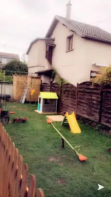 Aire de jeux pour enfants de l'établissement Eyssam d’or