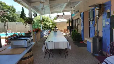 Piscine de l'établissement Le Clos des Meix ou située à proximité