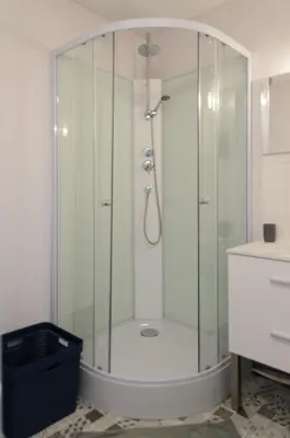 Salle de bains dans l'établissement L'Orée des Lacs (Appartement n°2)
