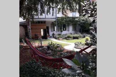 Jardin de l'établissement Le Clos 25