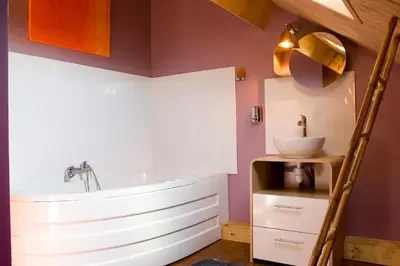 Salle de bains dans l'établissement Les Roussis