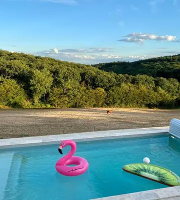 Piscine de l'établissement Maison d'hôtes à la Ferme Une Pause à la Guette ou située à proximité
