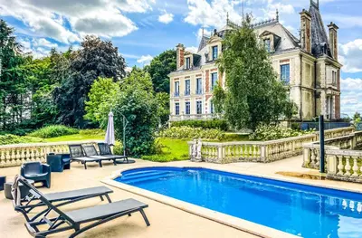 Piscine de l'établissement Chateau de Clinzeau ou située à proximité