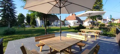 Jardin de l'établissement Domaine Ravy-Azalée