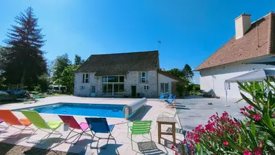 Piscine de l'établissement Domaine Ravy-Azalée ou située à proximité