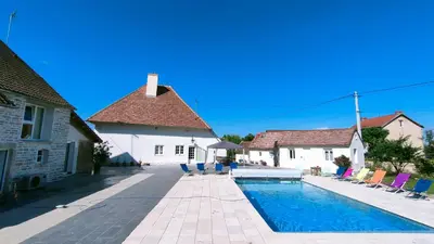 Piscine de l'établissement Domaine Ravy-Magnolia ou située à proximité