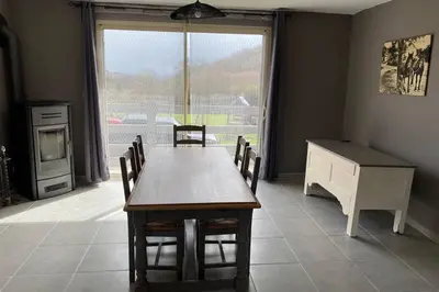 Vue générale sur la montagne ou vue sur la montagne depuis la maison de vacances