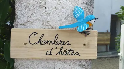 Certificat, récompense, panneau ou autre document affiché dans l'établissement Avol d'Oiseau