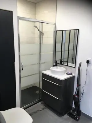 Salle de bains dans l'établissement L’appartement charmant