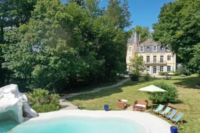 Piscine de l'établissement Château de Corcelle - Chambres et table d'hôtes ou située à proximité