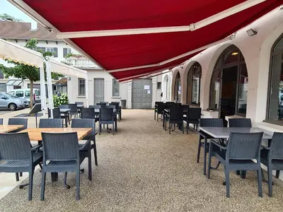 Restaurant ou autre lieu de restauration dans l'établissement LE CHAPON BRESSAN