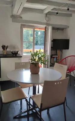 Coin salon dans l'établissement La maisonette du bateau lavoir