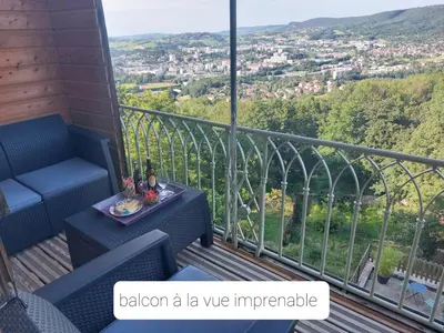 Vue générale sur la montagne ou vue sur la montagne depuis l'appartement
