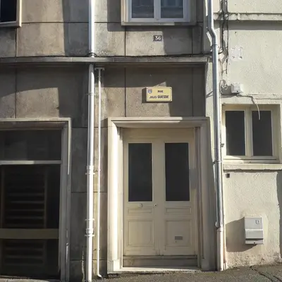 Plan de l'établissement Petite chambre meublée au cœur de ville - chez l'habitant