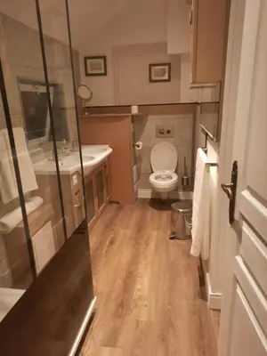 Salle de bains dans l'établissement Gite meublé et Chambre d'hôtes LE PUITS DARCY