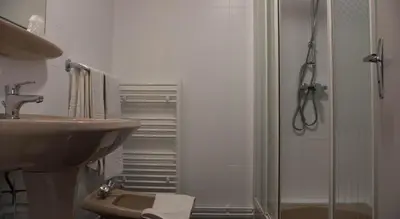 Salle de bains dans l'établissement Hôtel Des Docks