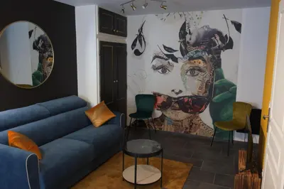 Coin salon dans l'établissement Duplex charmant idéalement situé