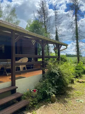 Jardin de l'établissement Maison 2 chambres proche Dijon chalet niché dans la nature