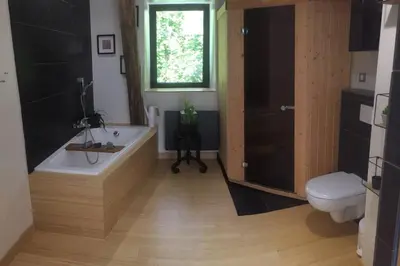 Salle de bains dans l'établissement Les Dépendances