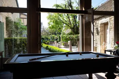 Tennis de table au sein de l'établissement La Dominotte ou à proximité