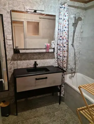 Salle de bains dans l'établissement commealaferme71.vacances