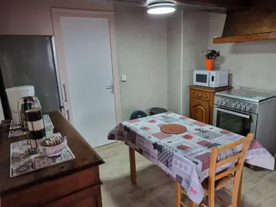 Cuisine ou kitchenette dans l'établissement commealaferme71.vacances