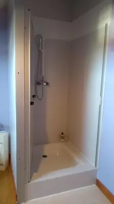 Salle de bains dans l'établissement LA PETITE MAISON