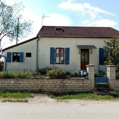 LA PETITE MAISON