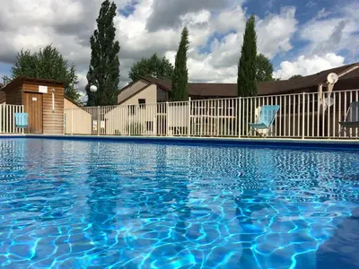 Piscine de l'établissement Delfotel ou située à proximité