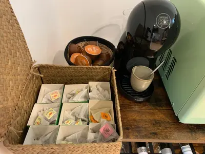 Plateau bouilloire dans l'établissement Le studio d’Ambre