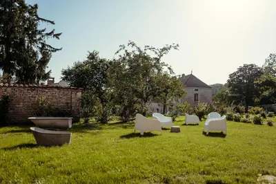 Jardin de l'établissement Clos des Dames de Lancharre