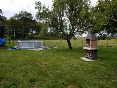 Jardin de l'établissement Monis Cottage in der Natur
