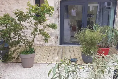 Jardin de l'établissement Gite du Cours St Mauris Authentique et moderne