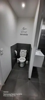 Salle de bains dans l'établissement Nouveau à Cuisery appartement 70m2