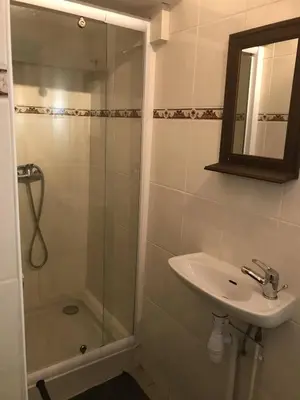 Salle de bains dans l'établissement Le Tâcheron