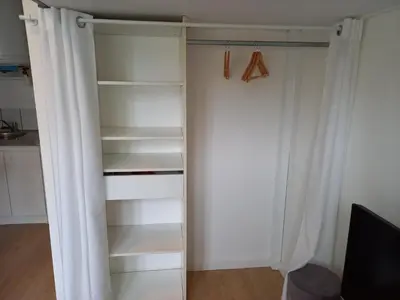 Plan de l'établissement Studio avec terrasse en résidence calme à Dijon.