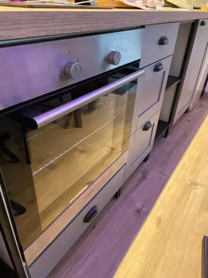 Cuisine ou kitchenette dans l'établissement Mille et une nuit, appartement classé 3 étoiles en RDC avec exterieur et parking