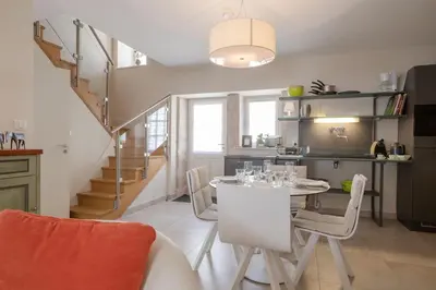 Coin salon dans l'établissement Les Demeures du Tonnelier, Maison Côté Jardin