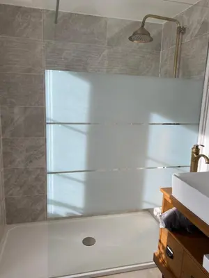 Salle de bains dans l'établissement Aux portes du Val d'Amour