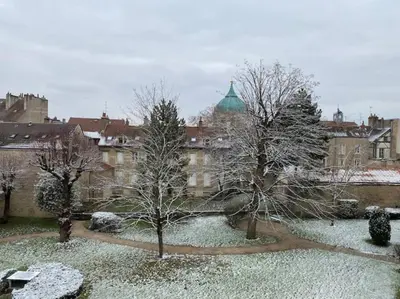 L'établissement Le Tivoli - Balcon Vue jardin en hiver