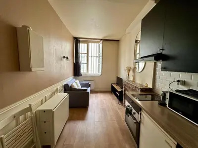 Cuisine ou kitchenette dans l'établissement Le Charmant Vannerie