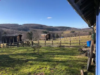 Paysage naturel près de la tente de luxe