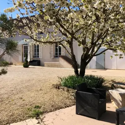 Maison élégante à Meursault avec jardin clos et cheminée